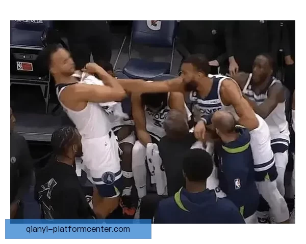 李凯尔：即使无球也专注提升 技术 队伍需围绕戈贝尔组织进攻